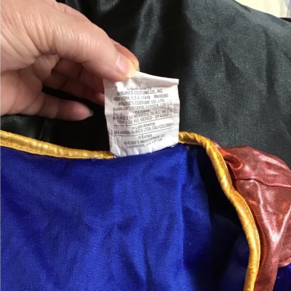 WARNER BROS SUPERMAN top & attached cape only … for girls sz Small (maybe an 8) - Picture 7 of 8